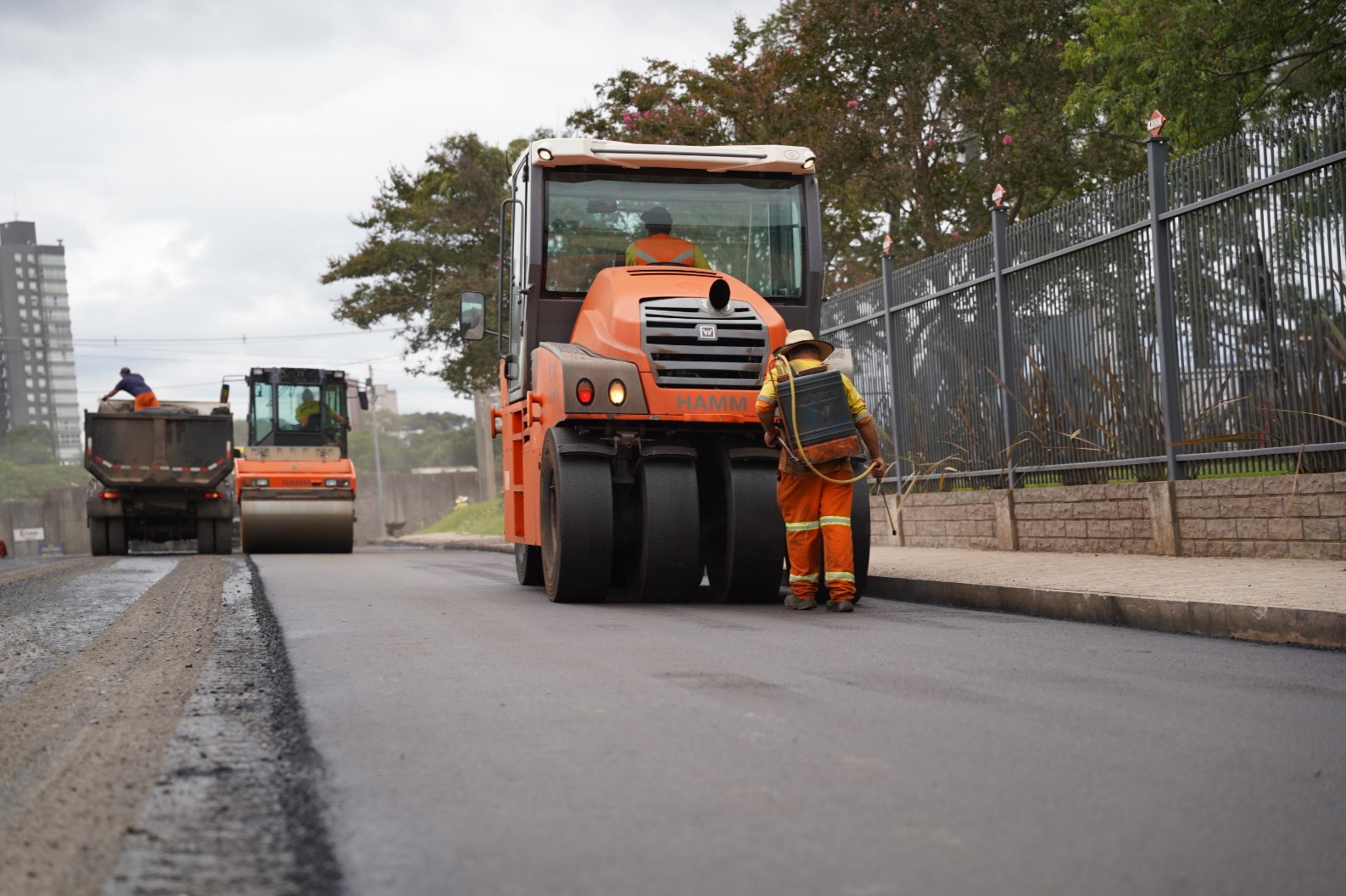 Obras avan&ccedil;am no acesso ao Distrito Industrial Invernadinha, em Passo Fundo