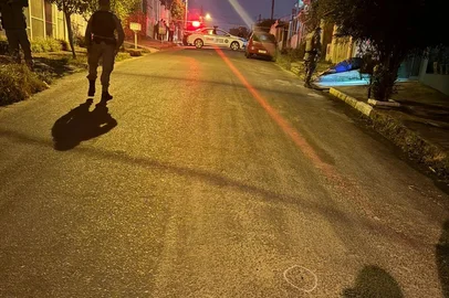 Dois homens são mortos a tiros em Alvorada<!-- NICAID(16080590) -->