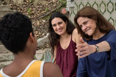 Aos Nossos Filhos, filme que entra em cartaz em Caxias, na sla de cinema Ulysses Geremia.Vera é uma mulher que lutou contra a ditadura e carrega terríveis traumas do passado. Tânia, sua filha, vive um casamento de 15 anos com outra mulher e pretendem ter um filho. A notícia gera um embate intenso na relação entre mãe e filha, que discordam completamente em suas opiniões relacionadas a construção familiar. Uma adaptação do espetáculo teatral homônimo de sucesso.<!-- NICAID(15205846) -->