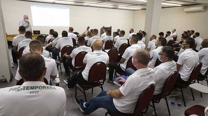 Pré-temporada da arbitragem gaúcha enfatizou cinco situações de jogo