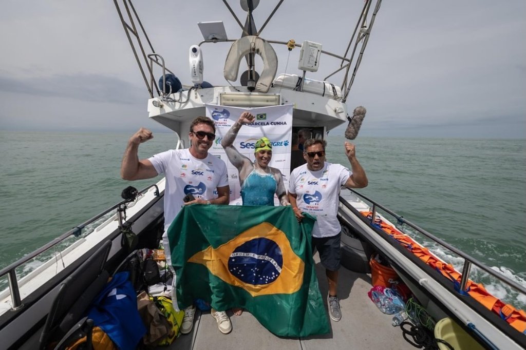 Ana Marcela Cunha revela sonho e compara travessia do Canal da Mancha com feito de 2021: “Mesmo peso do ouro olímpico”