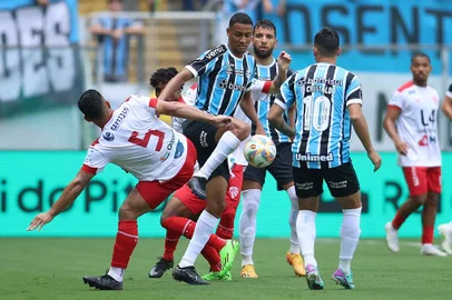 André Henrique, do Grêmio, durante partida contra o São Luiz válida pela sétima rodada da primeira fase do Campeonato Gaúcho 2024, realizada na Arena do Grêmio, em Porto Alegre, na tarde deste sábado (10). 10/02/2024 - Foto: EDU ANDRADE/FATOPRESS/ESTADÃO CONTEÚDO