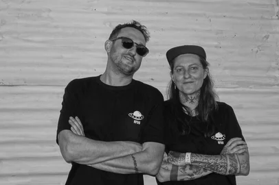 Vai rolar nesta quarta-feira, mais conhecida como véspera de feriado, mais uma edição do projeto Não Fuja da Baia, criado pela DJ Gabriela Demore e que conta com a parceria do DJ Rodrigo Cetolas. Dessa vez a função ocorre no Ponto Coletivo (Rua Andrade Neves, 573 - Caxias do Sul) e vai contar com a participação especial do DJ Mono.<!-- NICAID(16026584) -->