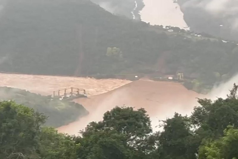 Prefeitos da Serra confirmam rompimento parcial da Barragem 14 de Julho, entre Cotiporã e Bento Gonçalves<!-- NICAID(15752194) -->