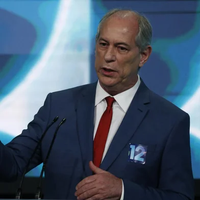 Brazilian presidential candidate Ciro Gomes speaks during the presidential debate ahead of the October 2 general election, at the SBT television network in Sao Paulo, Brazil, on September 24, 2022. - Luiz Inacio Lula da Silva, Presidential candidate for the leftist Workers Party (PT) and former President (2003-2010), didn't attend the debate. (Photo by Miguel SCHINCARIOL / AFP)Editoria: POLLocal: Sao PauloIndexador: MIGUEL SCHINCARIOLSecao: electionFonte: AFPFotógrafo: STR<!-- NICAID(15216311) -->