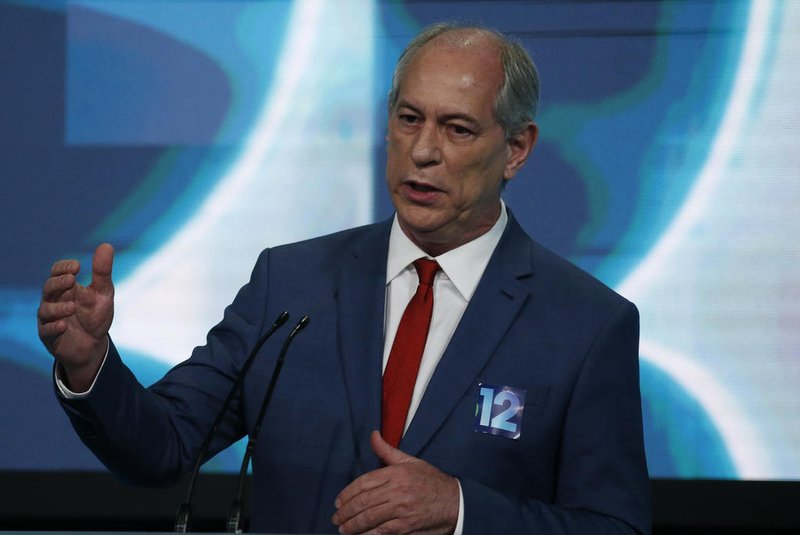 Brazilian presidential candidate Ciro Gomes speaks during the presidential debate ahead of the October 2 general election, at the SBT television network in Sao Paulo, Brazil, on September 24, 2022. - Luiz Inacio Lula da Silva, Presidential candidate for the leftist Workers Party (PT) and former President (2003-2010), didn't attend the debate. (Photo by Miguel SCHINCARIOL / AFP)Editoria: POLLocal: Sao PauloIndexador: MIGUEL SCHINCARIOLSecao: electionFonte: AFPFotógrafo: STR<!-- NICAID(15216311) -->
