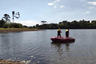 Adolescente de 14 anos desaparece no lago da represa Dal Bó em Caxias<!-- NICAID(14991444) -->