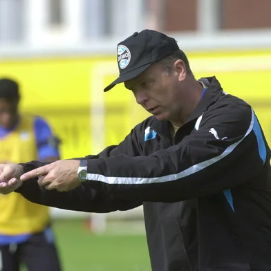 GRÊMIO---MANO MENEZES<!-- NICAID(1666326) -->