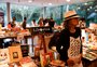 Recuperada da enchente, editora do RS que perdeu 11 mil livros destina igual número de obras a bibliotecas públicas