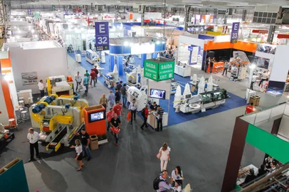 Cerca de 25 mil visitantes são esperados entre 28 e 31 de março, no Parque de Eventos de Bento Gonçalves, para a Feira Internacional de Máquinas, Matérias-Primas e Acessórios para a Indústria Moveleira – FIMMA Brasil 2017.<!-- NICAID(12816435) -->