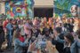 E começaram as celebrações cervejeiras de outubro em Porto Alegre. Neste sábado é no 4Beer 4º Distrito (Av. Polônia, 200) com uma programação que contempla atrações para toda a família.O evento começa ao meio-dia e vai até as 23h30. Serão mais de 40 torneiras com estilos cervejeiros como American Lager, Weiss IPAs e APAs, entre outros. A 4Beer apresentará um lançamento para o mês de outubro, uma Märzenbier, uma lager originária da Baviera.A entrada é grátis. Rola ainda espaço kids, torneio de chope a metro, flash tato e shows da banda Comunidade Nin-Jitsu, Alice Kranen e Diablo Fucking Show. O 4Beer 4º Distrito fica na Av. Polônia, 200.<!-- NICAID(15551434) -->