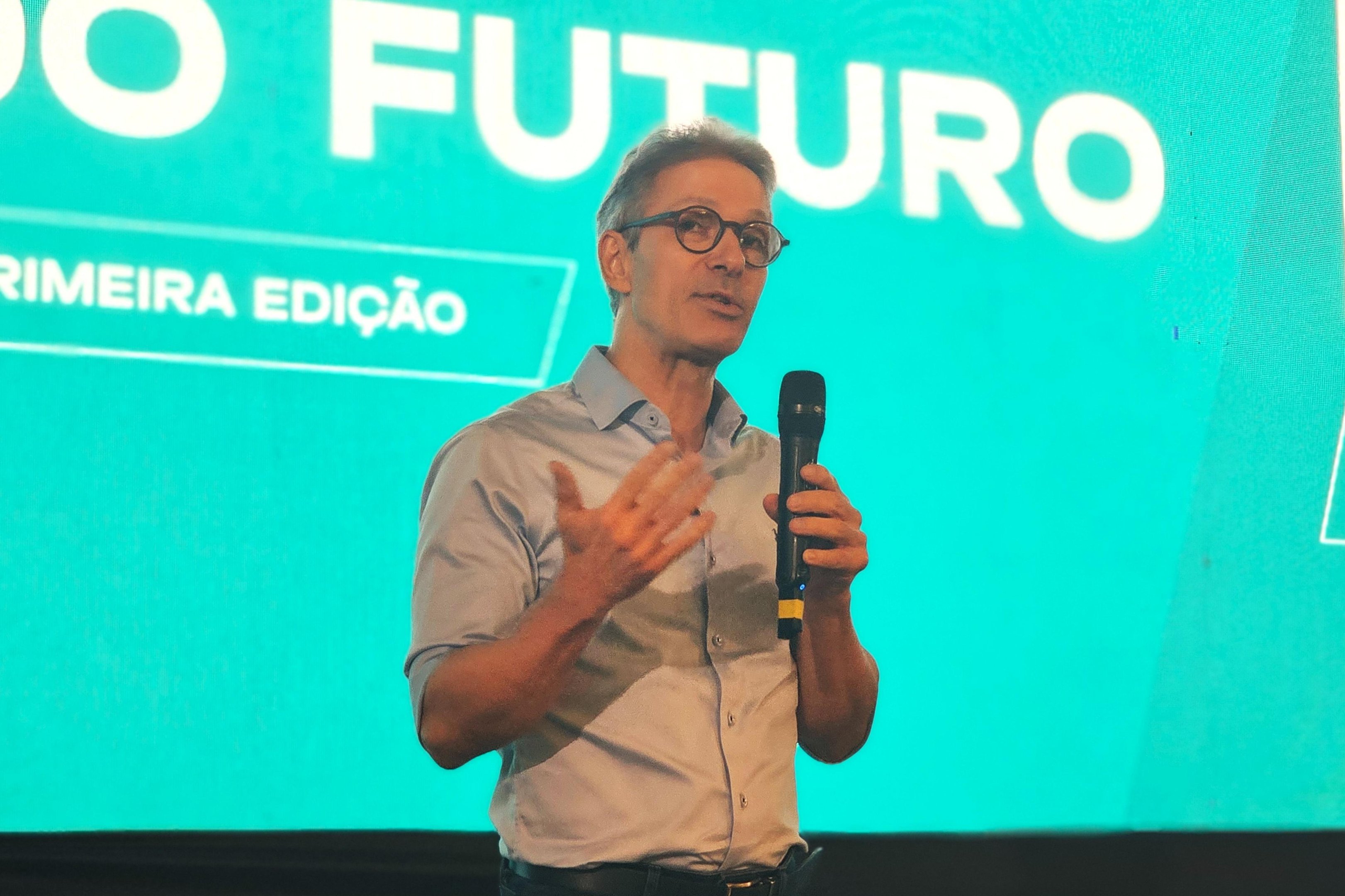 Pr&eacute;-candidato &agrave; presid&ecirc;ncia, Romeu Zema participa de painel em Passo Fundo