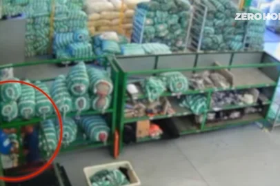 Funcionário ergueu bombona e colocou substância estranha na água dos colegas (24/3/2025)