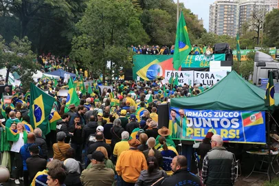PORTO ALEGRE, RS, BRASIL, 03-08-2025: Atos a favor do ex-presidente Jair Bolsonaro realizados no Parcão, em Porto Alegre. Foto: Ronaldo Bernardi/Agência RBS<!-- NICAID(16093543) -->