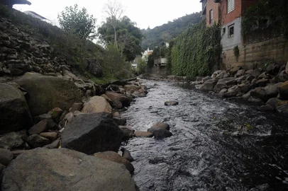 CAXIAS DO SUL, RS, BRASIL, 03/05/2018 - Moradores de Galópolis sofrem com inundações do Arroio Pinhal. (Marcelo Casagrande/Agência RBS)<!-- NICAID(13532003) -->