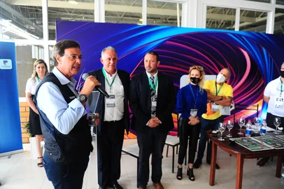 GRAMADO, RS, BRASIL, 05/11/2021. Festuris, Feira Internacional de Turismo de Gramado. A programação é voltada para quem trabalha no setor, com o objetivo de promover novas tendências e negócios. Ministro do Turismo, Gilson Machado.  (Porthus Junior/Agência RBS)<!-- NICAID(14933941) -->