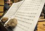 Com som de pedras, sinetas e coro fora do palco, Ospa apresenta "Pedra Mística" 