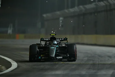 Mercedes' Italian driver Kimi Antonelli drives during the sprint qualifying session ahead of the Formula One Singapore Grand Prix at the Marina Bay Street Circuit in Singapore on October 9, 2026. (Photo by ANTHONY WALLACE / AFP)<!-- NICAID(16384111) -->