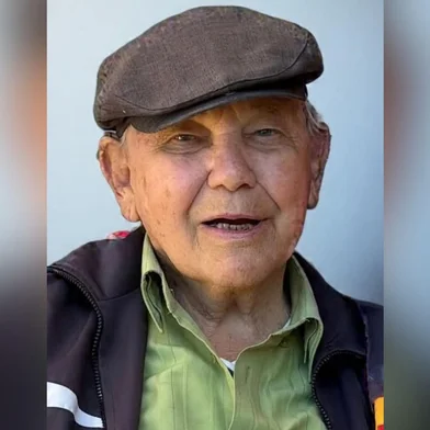 Lauro de Wallau faleceu no dia 29 de agosto, aos 87 anos, em Cerro Largo, na Região das Missões. Ele era natural de Santo Cristo, no noroeste do Rio Grande do Sul.<!-- NICAID(16120143) -->