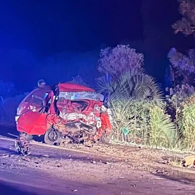 Homem morre em acidente entre carro e caminhonete na BR-158 em Cruz Alta<!-- NICAID(16028710) -->