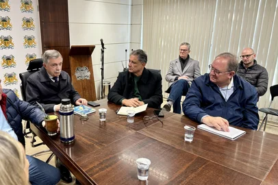 O novo secretário de Gestão Estratégica e Finanças de Caxias, Gilberto Galafassi, assumiu o cargo nesta segunda-feira (2) e já pela manhã participou da reunião do secretariado da istração municipal. <!-- NICAID(16050895) -->