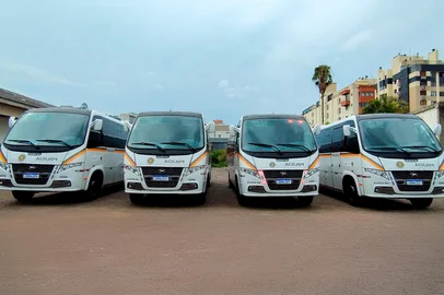 Uma entrega de peso foi feita pela Volare ao Governo do Rio Grande do Sul. A marca especializada em micro-ônibus forneceu 49 veículos do modelo Fly 10 Executivo para órgãos de segurança e istrativos do Estado. <!-- NICAID(16058113) -->
