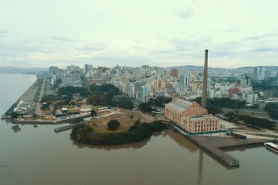 PORTO ALEGRE, RS, BRASIL,  01/06/2021- Andamento dos quase 12 quilômetros de obras na Orla do Guaíba que vão desde a região das docas do Cais Mauá, atrás da rodoviária, até o iate clube Guaíba, na Diário de Notícias. Foto: Lauro Alves / Agencia RBS<!-- NICAID(14797525) -->