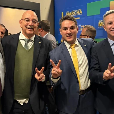 Osmar Terra se filia ao PL e posa com os três novos colegas de bancada, Giovani Cherini, Luciano Zucco e Ubiratã Sanderson<!-- NICAID(16095115) -->