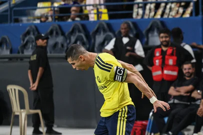 Fayez NURELDINE / AFP Nassr's Portuguese forward #07 Cristiano Ronaldo celebrates scoring his team's first goal during the Saudi Pro League football match between Al-Nassr and Diriyah FC at Al-Awwal Park in Riyadh on October 9, 2026. (Photo by Fayez NURELDINE / AFP)Editoria: SPOLocal: RiyadhIndexador: FAYEZ NURELDINESecao: soccerFonte: AFPFotógrafo: STF<!-- NICAID(16384447) -->