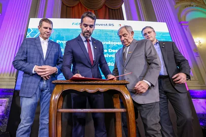 PORTO ALEGRE, RIO GRANDE DO SUL, BRASIL, 16.7.2025 – Lançamento do Programa Empreender RS, no Salão Negrinho do Pastoreio, Palácio Piratini.<!-- NICAID(16082289) -->