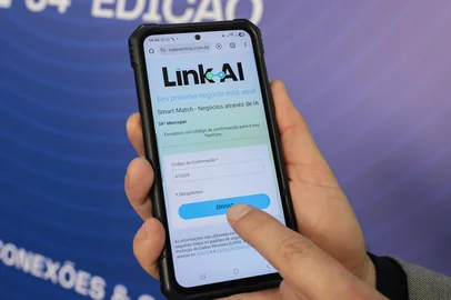 CAXIAS DO SUL, RS, BRASIL. 15-10-2025. Na Mercopar, plataforma Smart Match é utilizada para facilitar conexões entre expositores e visitantes, além das rodadas de negócios.<!-- NICAID(16147096) -->