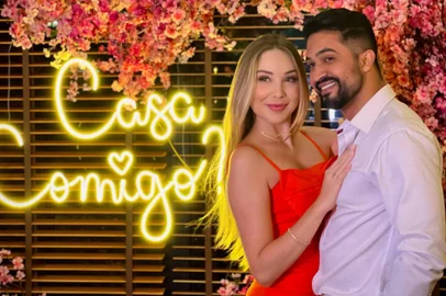 Mari Araújo e Gustavo Martins ficam noivos<!-- NICAID(15682316) -->