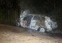 Carro usado em ataque a tiros no bairro Mário Quintana é encontrado incendiado na zona sul de Porto Alegre