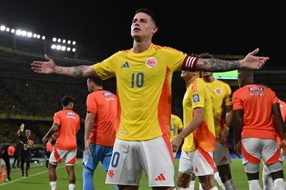 Colombia's midfielder #10 James Rodriguez celebrates scoring his team's first goal during the 2026 FIFA World Cup South American qualifiers football match between Colombia and Bolivia at the Roberto Melendez Metropolitan stadium in Barranquilla, Colombia on September 4, 2025. (Photo by Luis ACOSTA / AFP)<!-- NICAID(16117528) -->