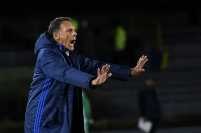 Colombia's Millonarios coach Miguel Angel Russo, gestures during the Copa Sudamericana football match against Paraguay's General Diaz at the Nemesio Camacho El Campin stadium in Bogota, on August  15, 2018. (Photo by GUILLERMO MUNOZ / AFP)Editoria: SPOLocal: BogotáIndexador: GUILLERMO MUNOZSecao: soccerFonte: AFPFotógrafo: STF<!-- NICAID(14434358) -->