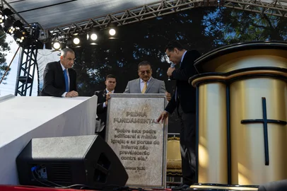 As obras para o Templo de Salomão de Gramado começaram no início deste mês, após a inauguração da pedra fundamental na propriedade às margens da Avenida Borges de Medeiros, em frente ao Lago Joaquina Rita Bier. De acordo com a comunicação da Igreja Universal, a construção deve durar cerca de 30 meses, praticamente o período de dois anos e meio. A edificação seguirá o modelo do templo que existe em São Paulo, sendo uma réplica do Templo de Jerusalém. Assim, a da Serra será a segunda construção do tipo no país.<!-- NICAID(16035861) -->