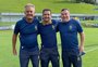 Técnicos com os pelo Juventude fazem postagem juntos