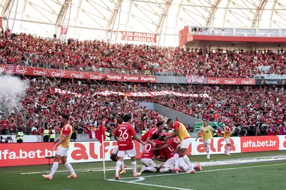 PORTO ALEGRE, RS, BRASIL, 07-12-2025: Internacional vs RB Bragantino, no Beira-Rio, pelo Brasileirão Série A 2025. Foto: Duda Fortes/Agência RBSIndexador: DF<!-- NICAID(16182150) -->