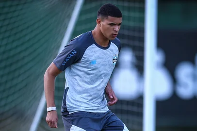 Lucas Uebel / Grêmio / Divulgação Grêmio , Futebol , Brasileirão 2026 , Luis Eduardo<!-- NICAID(16286420) -->