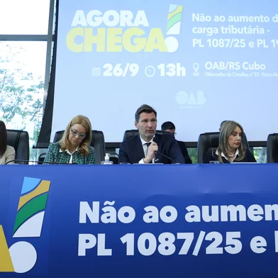 Ato da OAB-RS contra aumento tributário do projeto que prevê isenção do IR para quem ganha até R$ 5 mil<!-- NICAID(16133713) -->