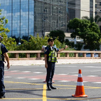 Veículo com mais de R$ 63 mil em dívidas é flagrado em blitz da EPTC<!-- NICAID(16013816) -->