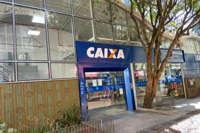 Agência Central, Caixa Econômica Federal - Problemas com penhor<!-- NICAID(15851261) -->