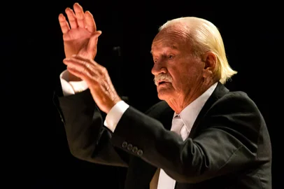 Faleceu na noite de segunda-feira (12), aos 96 anos, o maestro e compositor Ernst Mahle, um dos principais nomes da música erudita no Brasil.<!-- NICAID(16035896) -->