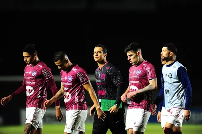 CAXIAS DO SUL, RS, BRASIL, 13/09/2025. Caxias X São Bernardo, jogo válido pela segunda rodada da segunda fase da Série C do Campeonato Brasileiro 2025 (Quadrangular do Acesso), e realizado no estádio Centenário. (Porthus Junior/Agência RBS)<!-- NICAID(16123827) -->