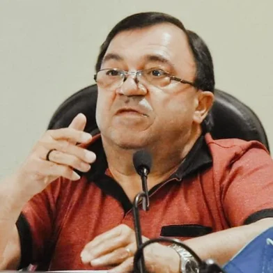 Vereador de Pelotas, Sidnei Matias Fagundes (PT), morre aos 63 anos. Ele estava internado após sofre um grave acidente de carro depois de ter um mal súbito. O parlamentar foi a primeira pessoa com deficiência a ocupar o cargo de vereador no município.<!-- NICAID(15011814) -->