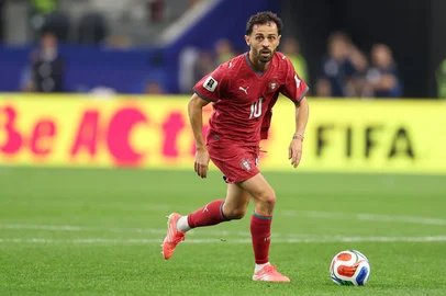 Portugal v Spain: Round of 16 - FIFA World Cup 2026ARLINGTON, TEXAS - JULY 06: Bernardo Silva #10 of Portugal in action during the FIFA World Cup 2026 Round Of 16 match between Portugal and Spain at Dallas Stadium on July 06, 2026 in Arlington, Texas.   Florencia Tan Jun/Getty Images/AFP (Photo by Florencia Tan Jun / GETTY IMAGES NORTH AMERICA / Getty Images via AFP)Editoria: SPOLocal: ArlingtonIndexador: FLORENCIA TAN JUNSecao: soccerFonte: GETTY IMAGES NORTH AMERICAFotógrafo: CONTRIBUTOR<!-- NICAID(16323914) -->