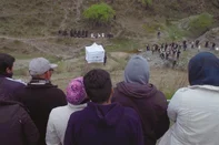 Cena de "Nossa Terra", documentário de Lucrecia Martel que investiga o assassinato do líder indígena Javier Chocobar, em 2009, na Argentina.<!-- NICAID(16387529) -->