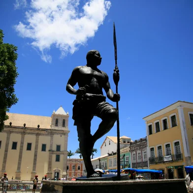 zombie statue of palmaresSalvador, Bahia, Brasil - 10 de fevereiro de 2021: estátua do líder negro Zumbi dos Palmares é vista no centro histórico da cidade de Salvador. Foto: Joa Souza / stock.adobe.comEditoria: GERLocal: SALVADORIndexador: Joa SouzaFonte: 412743985Fotógrafo: Joa Souza<!-- NICAID(15646411) -->