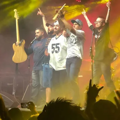 A identidade visual da Banda será apresentada em show no dia 16 de fevereiroA caxiense Magnata Joe está de cara nova e quer compartilhar a novidade com os fans e demais consumidores da sua música em evento no dia 16 de fevereiro, na Cervejaria Salvador, localizada na Rua Tronca, nº 3.269, no bairro Rio Branco, em Caxias do Sul (RS). A atividade, que integra uma extensa programação da Casa, é gratuita e aberta ao público. <!-- NICAID(15348123) -->