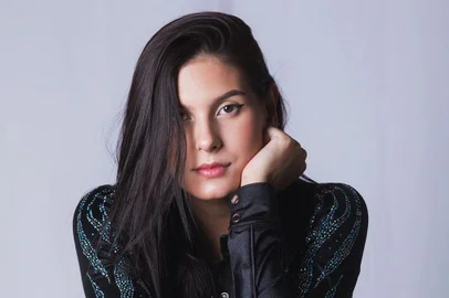 Com 18 anos, Ana Castela, a Boiadeira, faz sucesso com nova vertente do sertanejo<!-- NICAID(15151597) -->